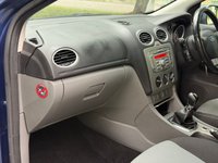 USED 2009 59 FORD FOCUS 1.6 Zetec Hatchback 5dr Petrol Manual (161 g/km, 99 bhp) 