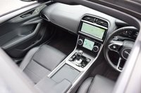 USED 2019 69 JAGUAR XE 2.0 P250i R-Dynamic HSE Saloon 4dr Petrol Auto Euro 6 (s/s) (250 ps) PAN ROOF / BLACK PACK / MATRIX