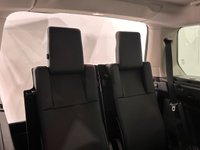 USED 2016 16 LAND ROVER DISCOVERY 4 3.0 SD V6 Graphite SUV 5dr Diesel Auto 4WD Euro 6 (s/s) (256 bhp) Striking Fuji White Discovery, 7 Seater Ebony Leather