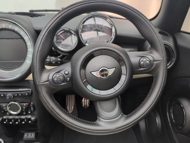 USED 2015 65 MINI Convertible 1.6 Cooper S Convertible 2dr Petrol Manual Euro 5 (s/S) (184 Ps) - Heated Seats + Chili Pack