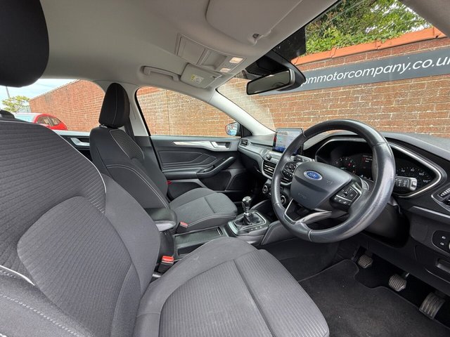 2018 FORD FOCUS 1.5T EcoBoost Titanium Hatchback 5dr Petrol Manual Euro 6 (s/s) (150 ps) - Photo 9