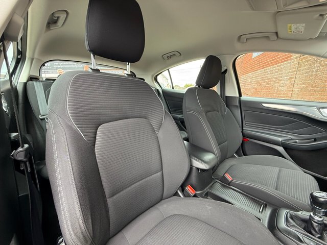 2018 FORD FOCUS 1.5T EcoBoost Titanium Hatchback 5dr Petrol Manual Euro 6 (s/s) (150 ps) - Photo 10