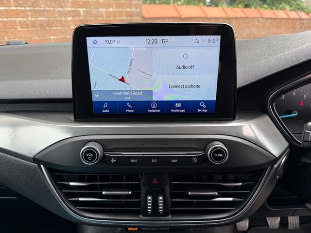 2018 FORD FOCUS 1.5T EcoBoost Titanium Hatchback 5dr Petrol Manual Euro 6 (s/s) (150 ps) - Photo 11