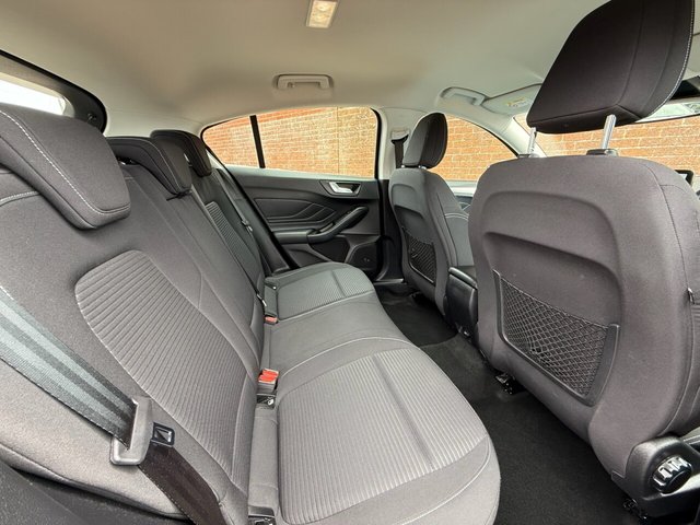 2018 FORD FOCUS 1.5T EcoBoost Titanium Hatchback 5dr Petrol Manual Euro 6 (s/s) (150 ps) - Photo 12