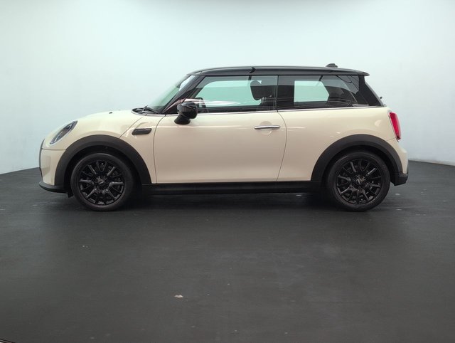 USED 2021 71 MINI Hatch 1.5 Cooper Classic Hatchback 3dr Petrol Manual Euro 6 (s/S) (136 Ps) Air Conditioning+cruise Control