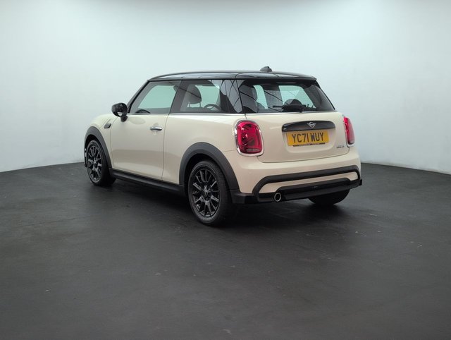 USED 2021 71 MINI Hatch 1.5 Cooper Classic Hatchback 3dr Petrol Manual Euro 6 (s/S) (136 Ps) Air Conditioning+cruise Control