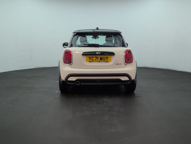 USED 2021 71 MINI Hatch 1.5 Cooper Classic Hatchback 3dr Petrol Manual Euro 6 (s/S) (136 Ps) Air Conditioning+cruise Control