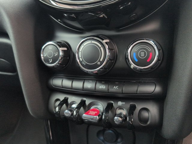 USED 2021 71 MINI Hatch 1.5 Cooper Classic Hatchback 3dr Petrol Manual Euro 6 (s/S) (136 Ps) Air Conditioning+cruise Control