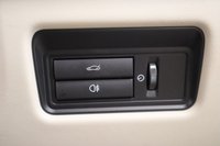 USED 2017 17 JAGUAR XJ 3.0d V6 Portfolio Saloon 4dr Diesel Auto Euro 6 (s/s) (300 ps) 
