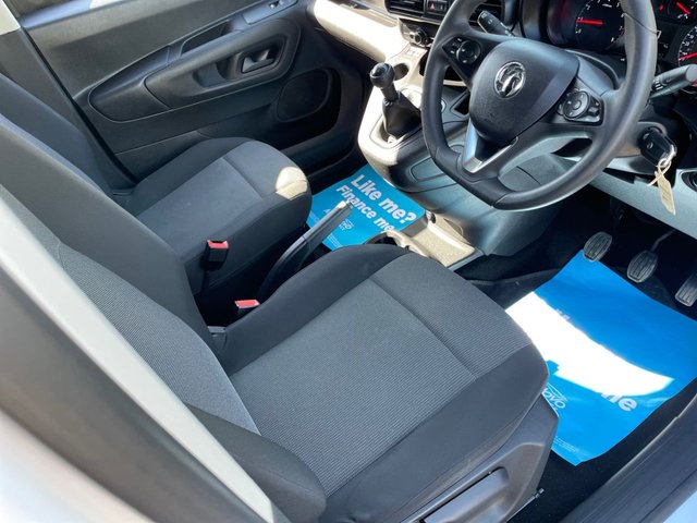 2021 Vauxhall Combo 1.5L Dynamic 4dr - Photo 6