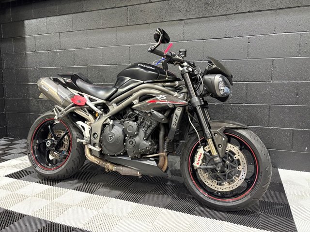 View our TRIUMPH SPEED TRIPLE 1050
