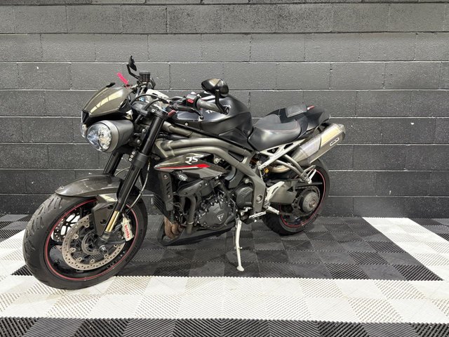 View our TRIUMPH SPEED TRIPLE 1050