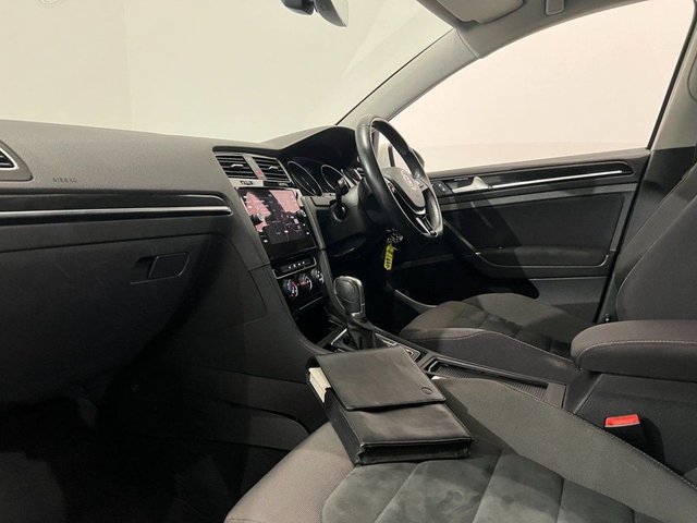 2017 VOLKSWAGEN GOLF 2.0 TDI BlueMotion Tech GT Hatchback 5dr Diesel DSG Euro 6 (s/s) (150 ps) - Photo 5