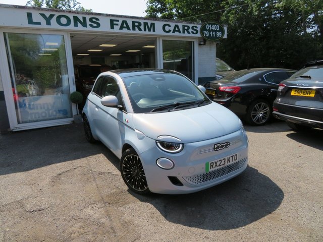2023 23 Fiat 500e 42kWh La Prima Hatchback 3dr Electric Automatic (118 ps) *CELESTIAL BLUE + WINTER PACK / HEATED SEATS*