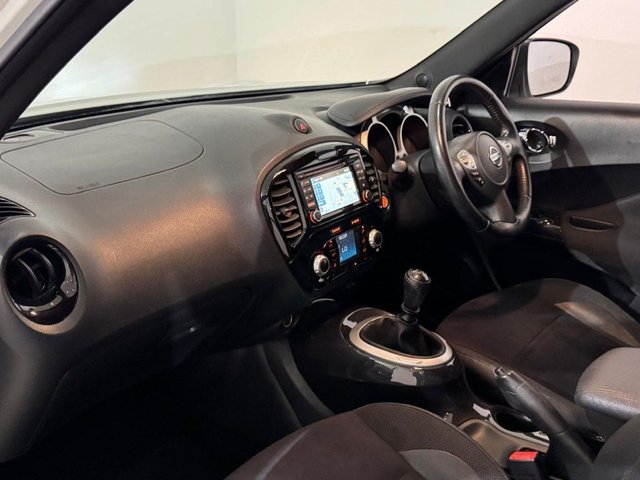 2017 NISSAN JUKE 1.5 dCi N-Connecta SUV 5dr Diesel Manual Euro 6 (s/s) (110 ps) - Photo 4