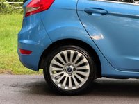 USED 2009 59 FORD FIESTA 1.4 Titanium Hatchback 5dr Petrol Manual (133 g/km, 94 bhp) 