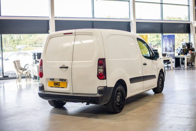 2017 Citroen Berlingo 1.6L Lx 5dr - Photo 4