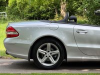 USED 2006 56 MERCEDES-BENZ SL 3.5 SL350 Convertible 2dr Petrol 7G-Tronic (246 g/km, 272 bhp) 
