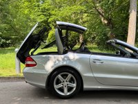 USED 2006 56 MERCEDES-BENZ SL 3.5 SL350 Convertible 2dr Petrol 7G-Tronic (246 g/km, 272 bhp) 