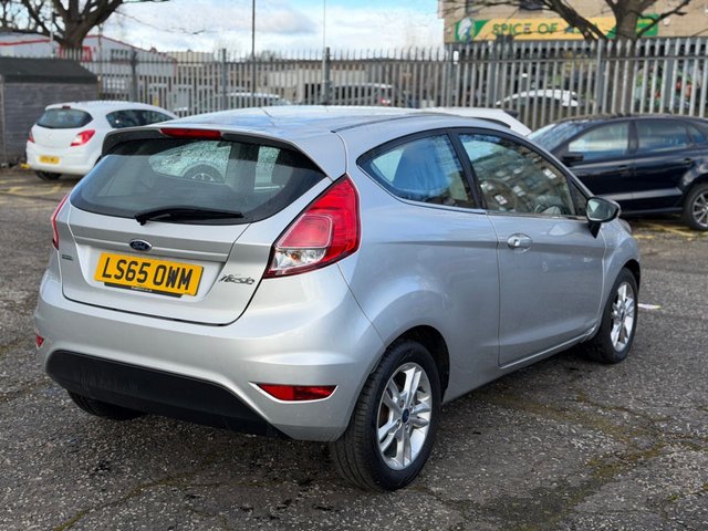 2015 FORD FIESTA - Photo 5