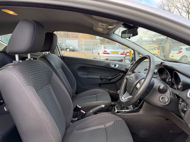 2015 FORD FIESTA - Photo 7