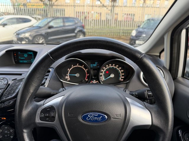 2015 FORD FIESTA - Photo 12