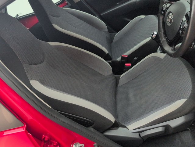USED 2020 70 Toyota Aygo 1.0 Vvt-I X-Play Hatchback 5dr Petrol Manual Euro 6 (safety Sense) (71 Ps) - Dab Radio + Aircon