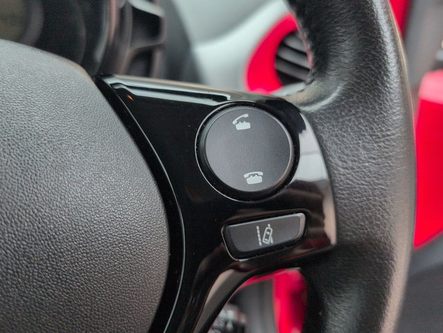 USED 2020 70 Toyota Aygo 1.0 Vvt-I X-Play Hatchback 5dr Petrol Manual Euro 6 (safety Sense) (71 Ps) - Dab Radio + Aircon