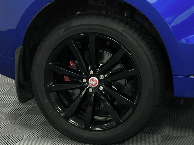2017 Jaguar F-Pace 3L S 5dr - Photo 12