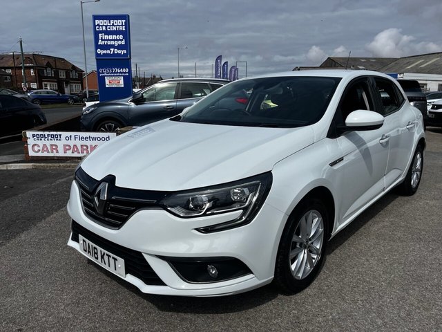 2018 RENAULT MEGANE - Photo 2