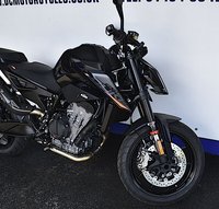 USED 2022 KTM 890 Duke Very low miles at just 558, just run in, a real beast of a bike JUST 558 MILES AKRAPOVIC CAN AS NEW , JUST RUN IN AND READY FOR RIDING.