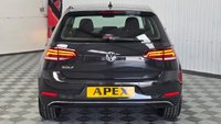 USED 2018 18 VOLKSWAGEN GOLF 1.6 TDI SE Hatchback 5dr Diesel Manual Euro 6 (s/s) (115 ps) 