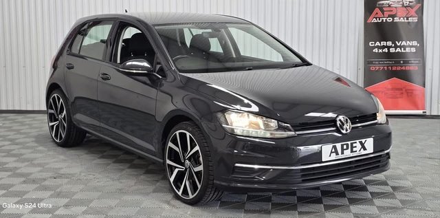 View our Volkswagen Golf 1.6 TDI SE Hatchback 5dr Diesel Manual Euro 6 (s/s) (115 ps)
