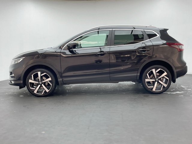 USED 2021 21 Nissan Qashqai 1.3 Dig-T N-Motion Suv 5dr Petrol Manual Euro 6 (s/S) (140 Ps) - Pan Roof, Sat Nav, Leather