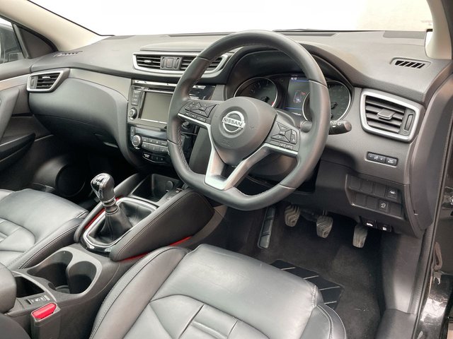 USED 2021 21 Nissan Qashqai 1.3 Dig-T N-Motion Suv 5dr Petrol Manual Euro 6 (s/S) (140 Ps) - Pan Roof, Sat Nav, Leather