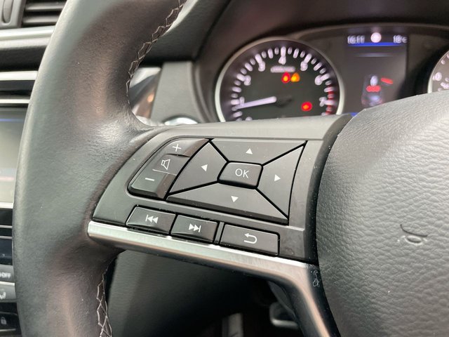 USED 2021 21 Nissan Qashqai 1.3 Dig-T N-Motion Suv 5dr Petrol Manual Euro 6 (s/S) (140 Ps) - Pan Roof, Sat Nav, Leather