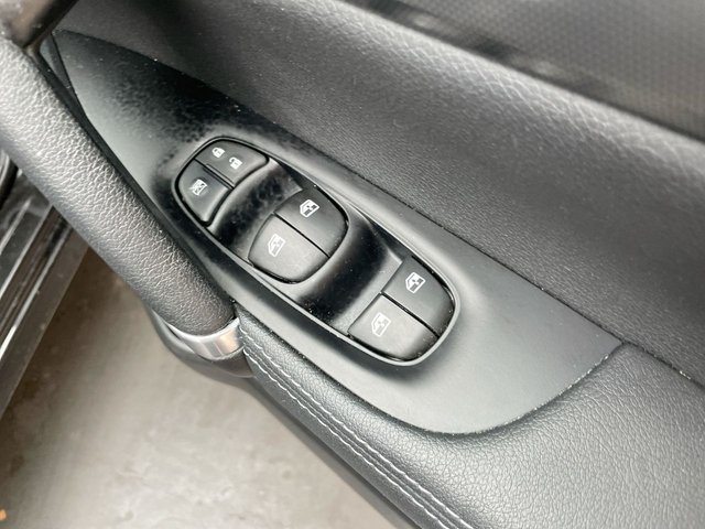 USED 2021 21 Nissan Qashqai 1.3 Dig-T N-Motion Suv 5dr Petrol Manual Euro 6 (s/S) (140 Ps) - Pan Roof, Sat Nav, Leather