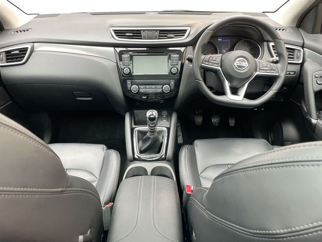 USED 2021 21 Nissan Qashqai 1.3 Dig-T N-Motion Suv 5dr Petrol Manual Euro 6 (s/S) (140 Ps) - Pan Roof, Sat Nav, Leather