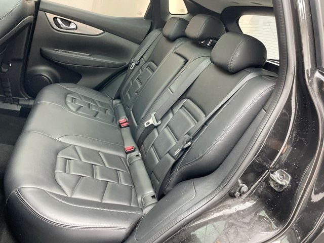 USED 2021 21 Nissan Qashqai 1.3 Dig-T N-Motion Suv 5dr Petrol Manual Euro 6 (s/S) (140 Ps) - Pan Roof, Sat Nav, Leather