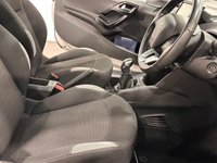 USED 2015 15 PEUGEOT 208 1.4 HDi Style Hatchback 3dr Diesel Manual Euro 5 (70 ps) 