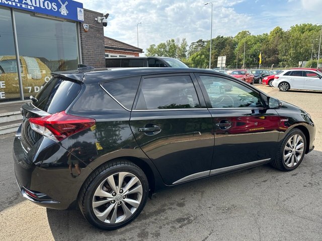 2018 TOYOTA AURIS - Photo 5
