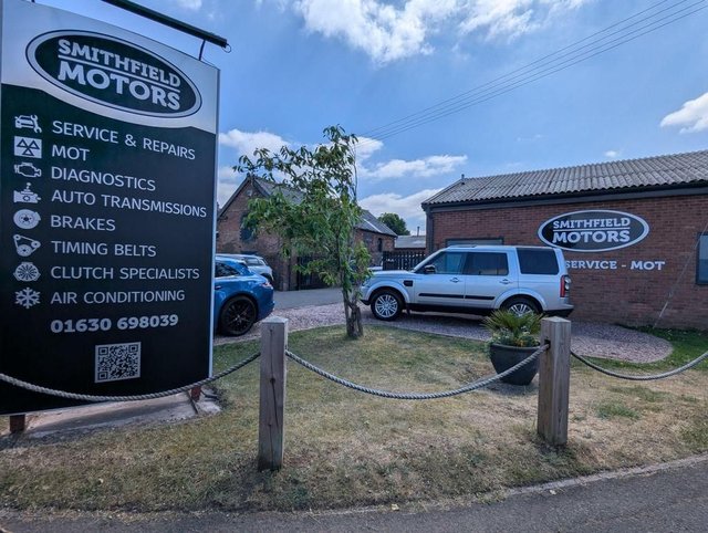 View our LAND ROVER DISCOVERY 4