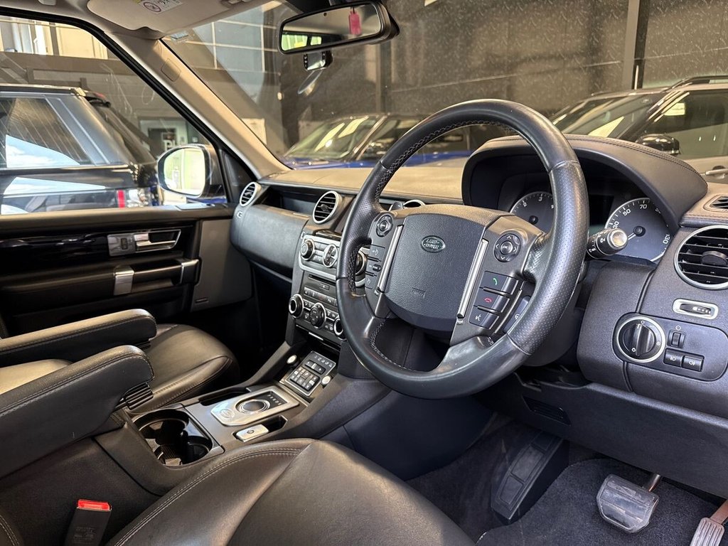 USED 2015 15 LAND ROVER DISCOVERY 4 3.0 SD V6 HSE Luxury SUV 5dr Diesel Auto 4WD Euro 6 (s/s) (256 bhp) TOW BAR | CAM BELT | 2 OWNER