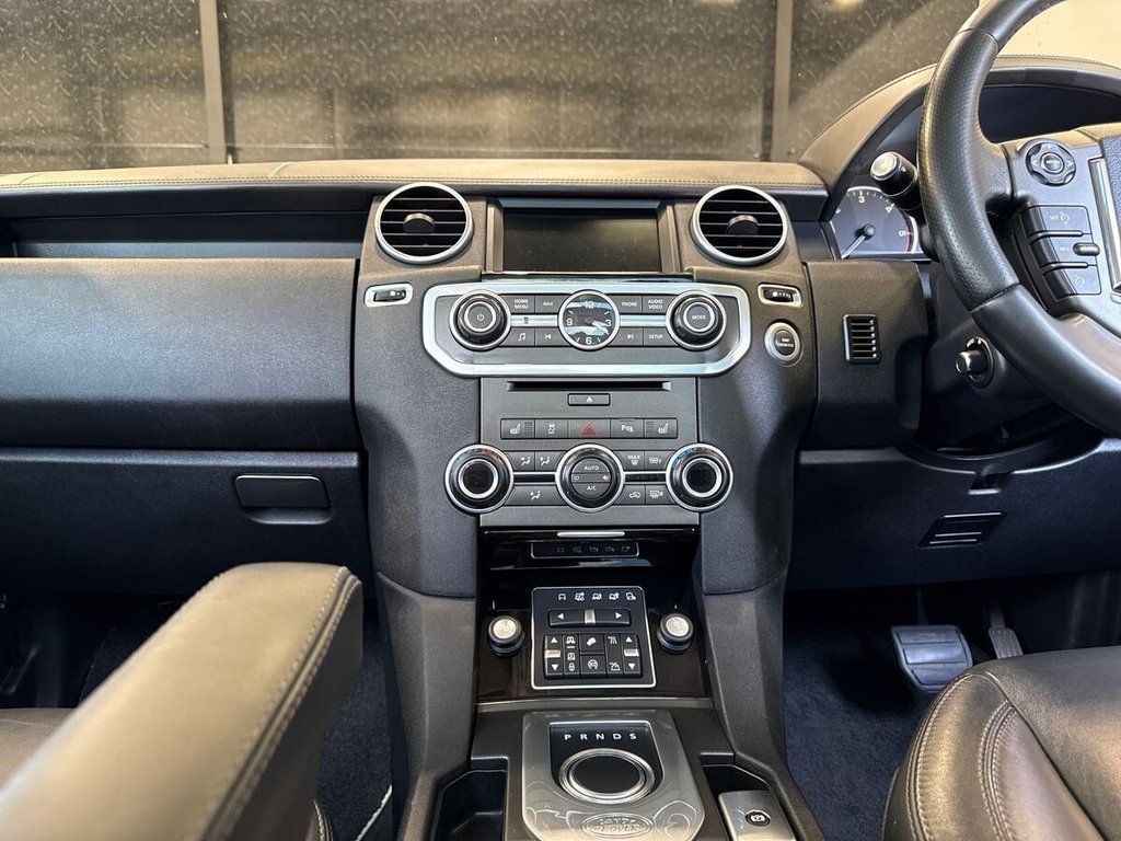USED 2015 15 LAND ROVER DISCOVERY 4 3.0 SD V6 HSE Luxury SUV 5dr Diesel Auto 4WD Euro 6 (s/s) (256 bhp) TOW BAR | CAM BELT | 2 OWNER