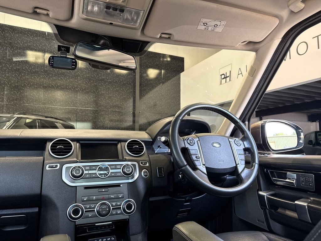 USED 2015 15 LAND ROVER DISCOVERY 4 3.0 SD V6 HSE Luxury SUV 5dr Diesel Auto 4WD Euro 6 (s/s) (256 bhp) TOW BAR | CAM BELT | 2 OWNER
