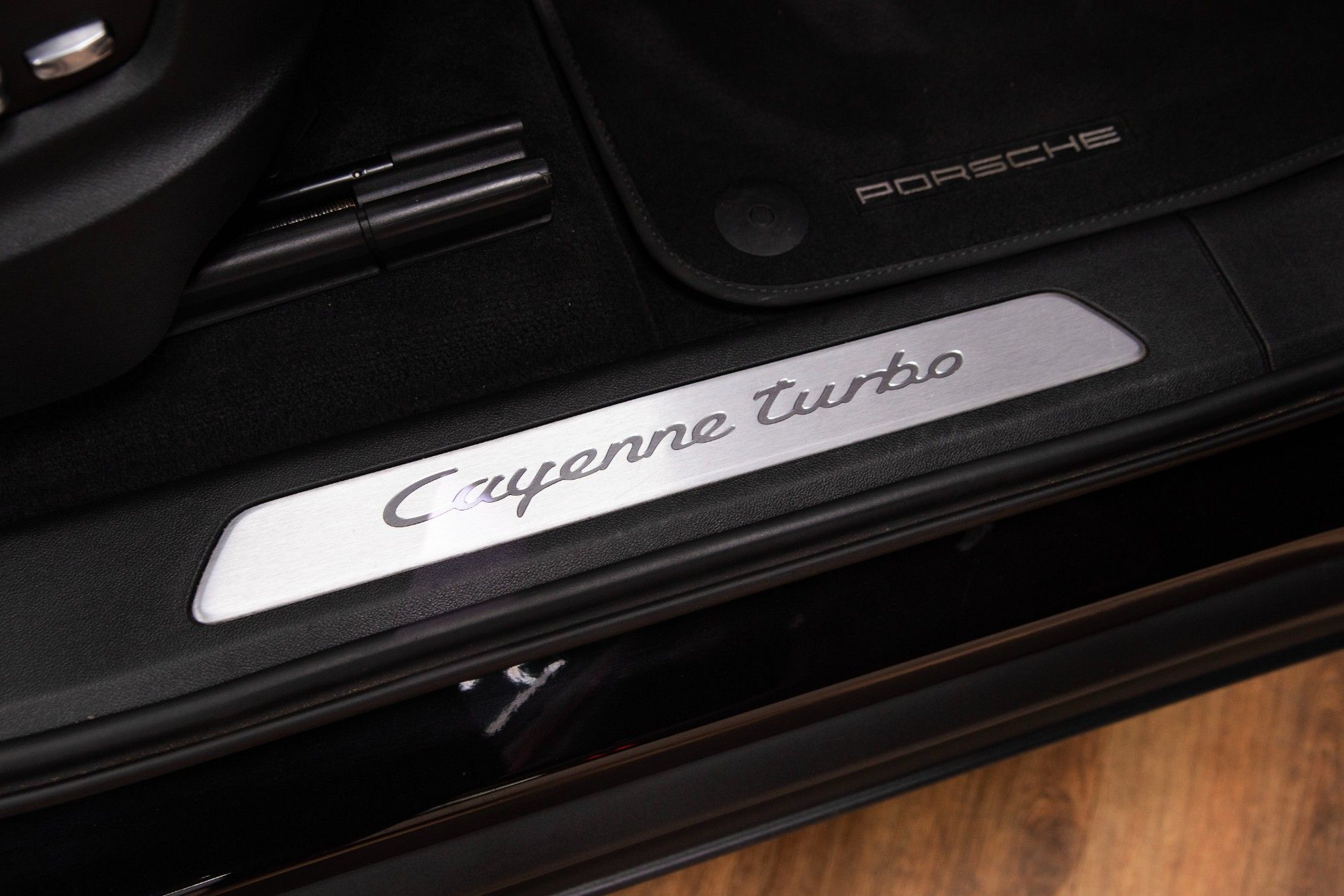 USED 2018 05 PORSCHE CAYENNE 4.0T V8 Turbo SUV 
