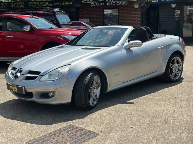2004 MERCEDES-BENZ SLK