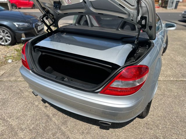 2004 MERCEDES-BENZ SLK 1.8 SLK200 Kompressor Convertible 2dr Petrol Automatic (211 g/km, 163 bhp) - Photo 5