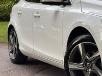 USED 2014 14 VOLVO V40 1.6 D2 R-Design Hatchback 5dr Diesel Manual Euro 5 (s/s) (115 ps) 