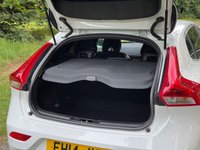 USED 2014 14 VOLVO V40 1.6 D2 R-Design Hatchback 5dr Diesel Manual Euro 5 (s/s) (115 ps) 
